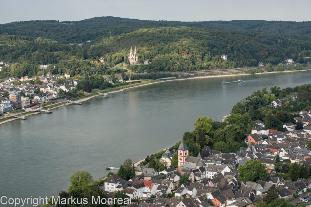 Blick von der Epeler Ley auf Erpel und ueber den Rhein